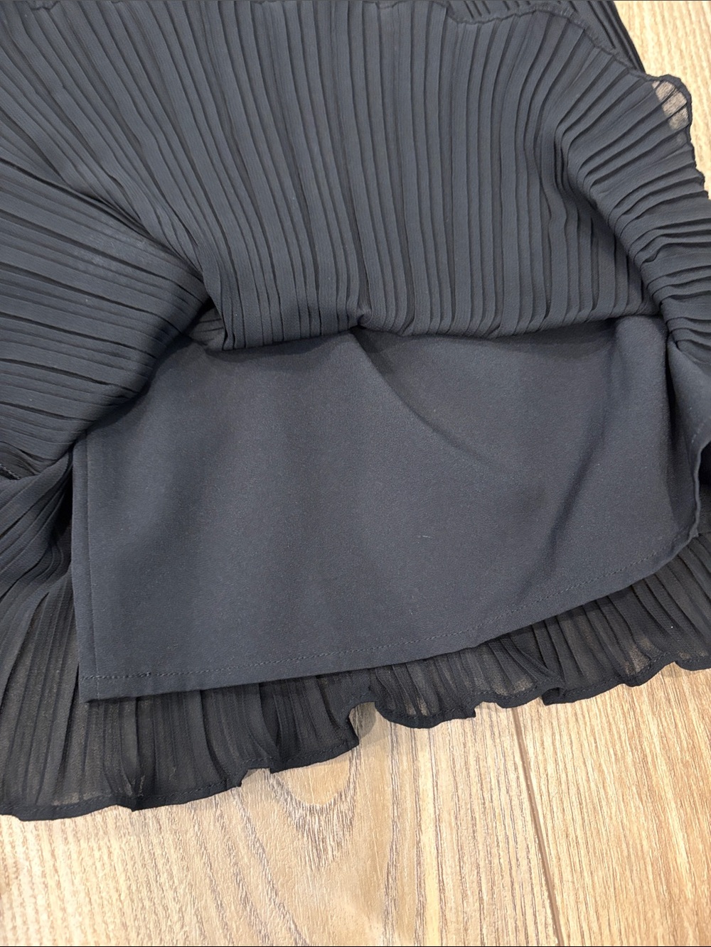 Gianni Bini Black Pleated Off-Shoulder Jumpsuit with straps - Picture 4 of 6